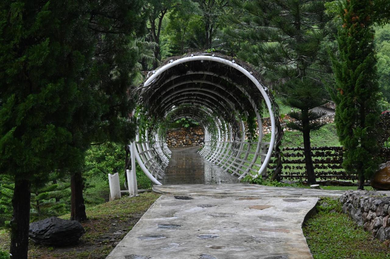 Swiss Valley Hip Resort Suan Phueng Buitenkant foto