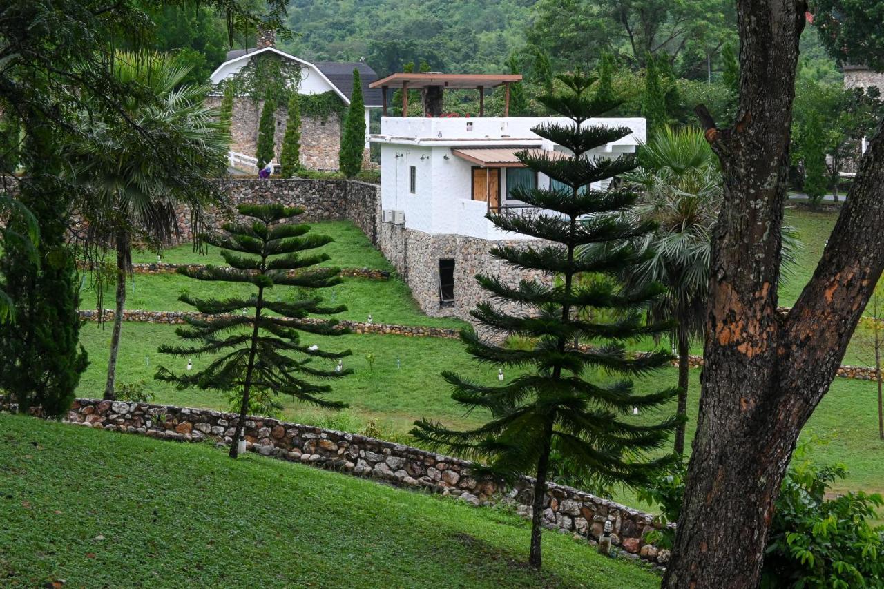 Swiss Valley Hip Resort Suan Phueng Buitenkant foto