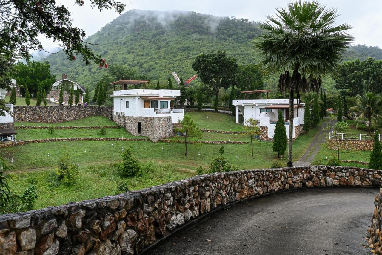 Swiss Valley Hip Resort Suan Phueng Buitenkant foto